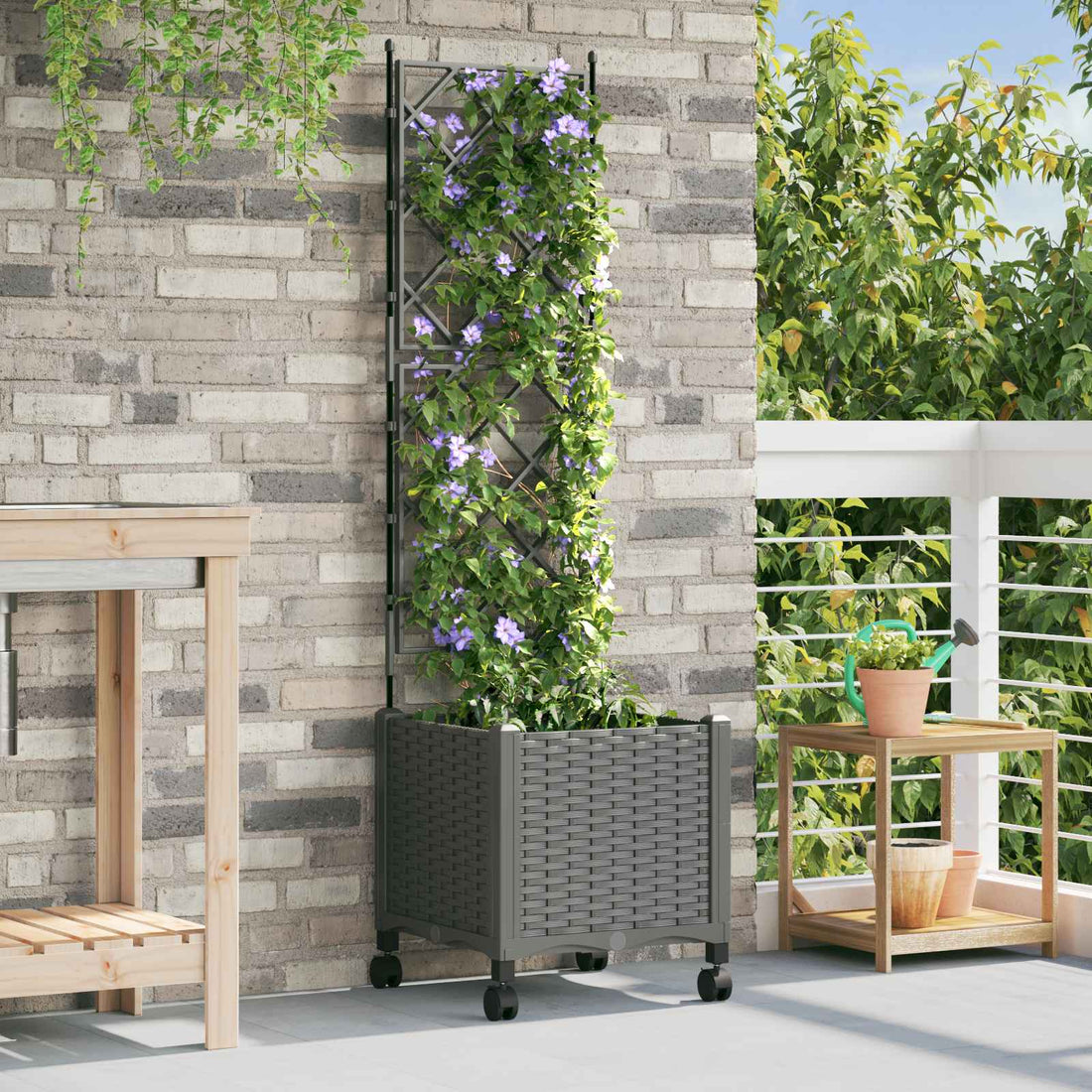 vidaXL Jardinera con enrejado y ruedas Gris Claro 40 x 40 x 149 cm PP
