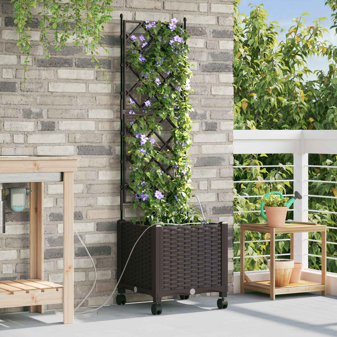 vidaXL Maceta de jardín con riego y ruedas Marrón 40 x 40 x 148 cm PP