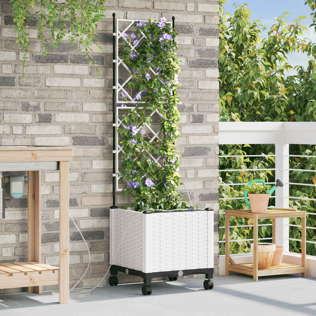 vidaXL Maceta de jardín con riego y ruedas Blanco 40 x 40 x 148 cm PP