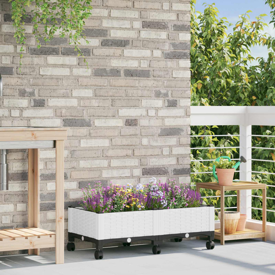 vidaXL Macetero de Jardín con Ruedas Blanco 80 x 40 x 33 cm PP