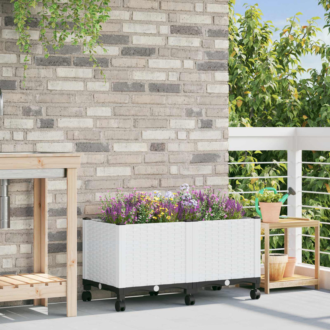 vidaXL Macetero de Jardín con Ruedas Blanco 80 x 40 x 48 cm PP